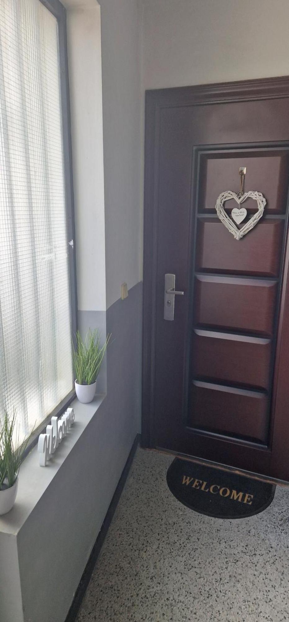 Black And White Apartment Karlovo Exterior photo