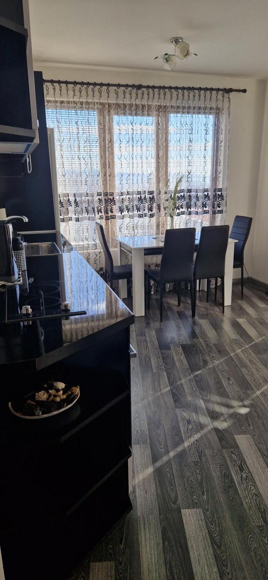 Black And White Apartment Karlovo Exterior photo